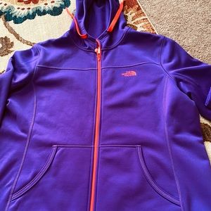 NWOT - New Women’s 2x Fleece North Face Jacket with Zipper, side pockets & hood